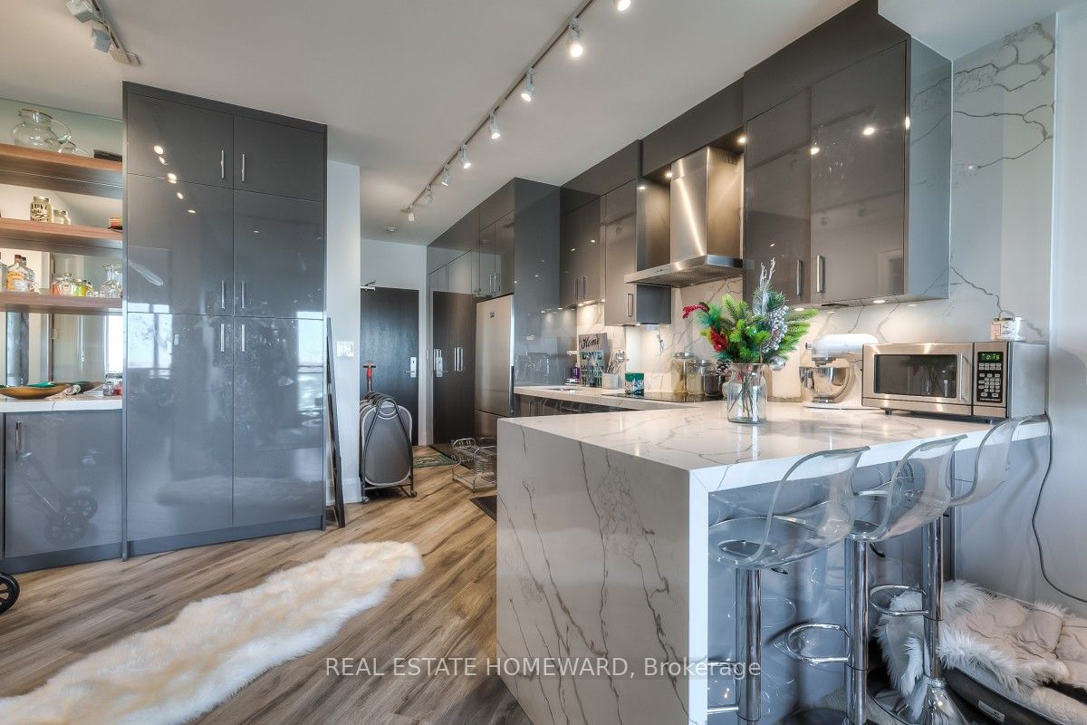 165 Legion Rd N, #2734