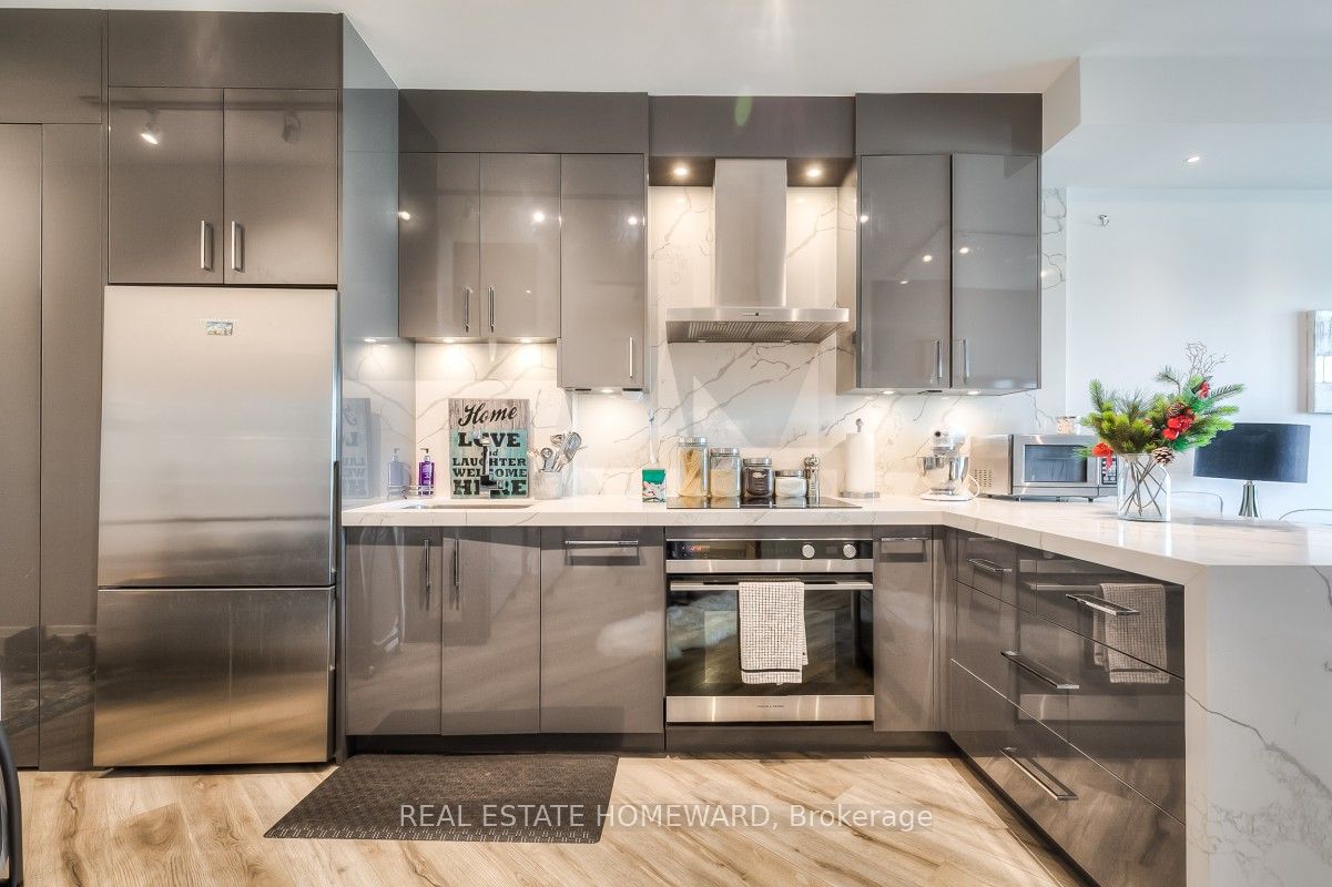 165 Legion Rd N, #2734