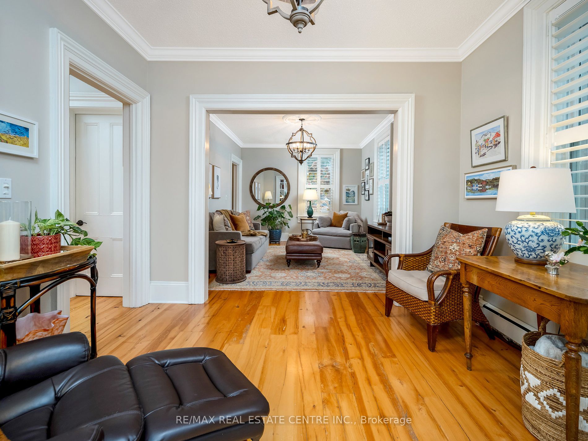 22 Mary St