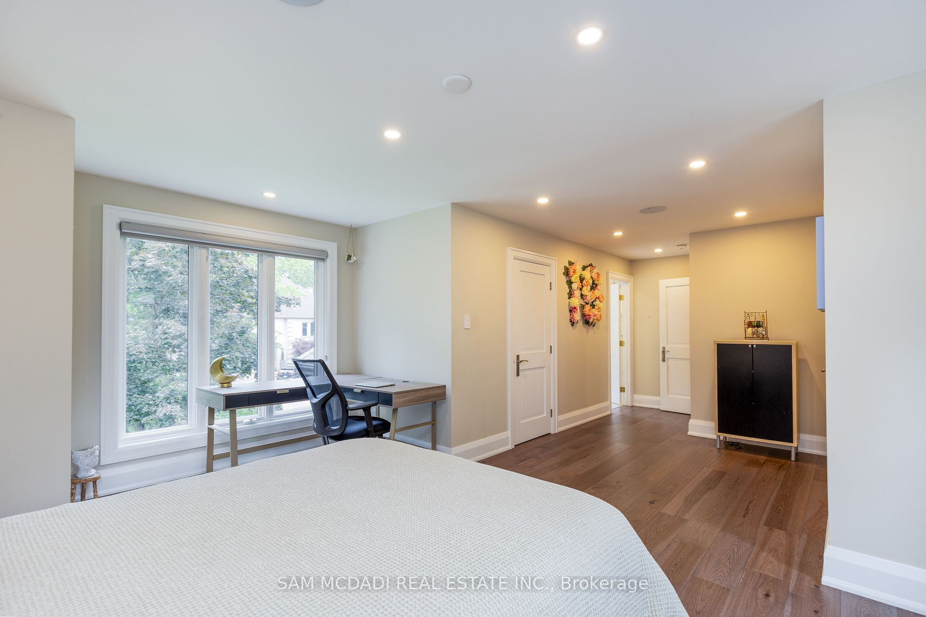 1390 Meadow Green Court