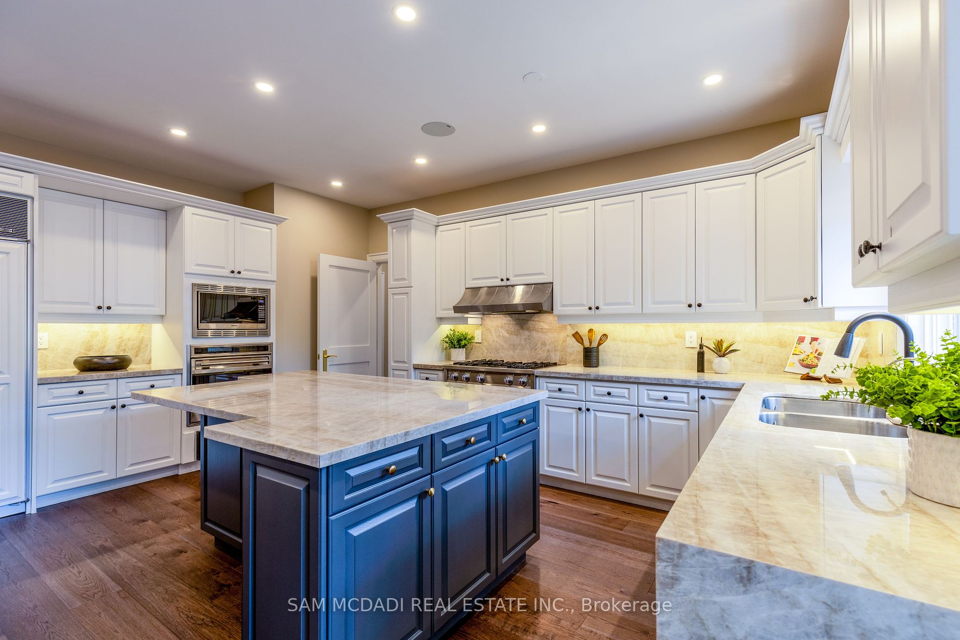 1390 Meadow Green Court
