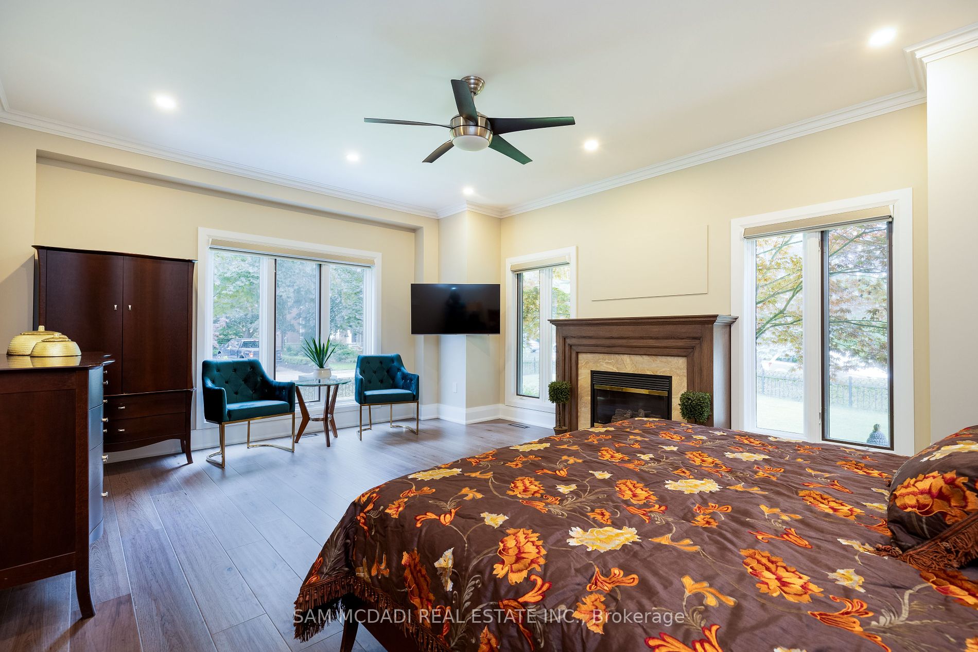 1390 Meadow Green Court