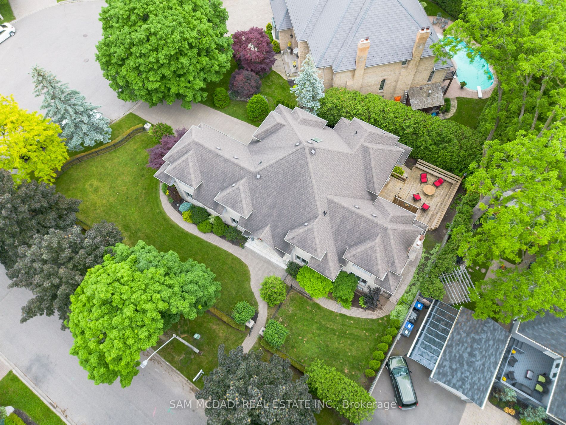 1390 Meadow Green Court