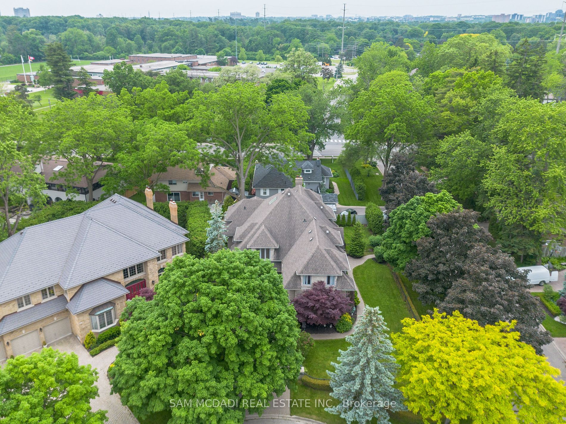 1390 Meadow Green Court