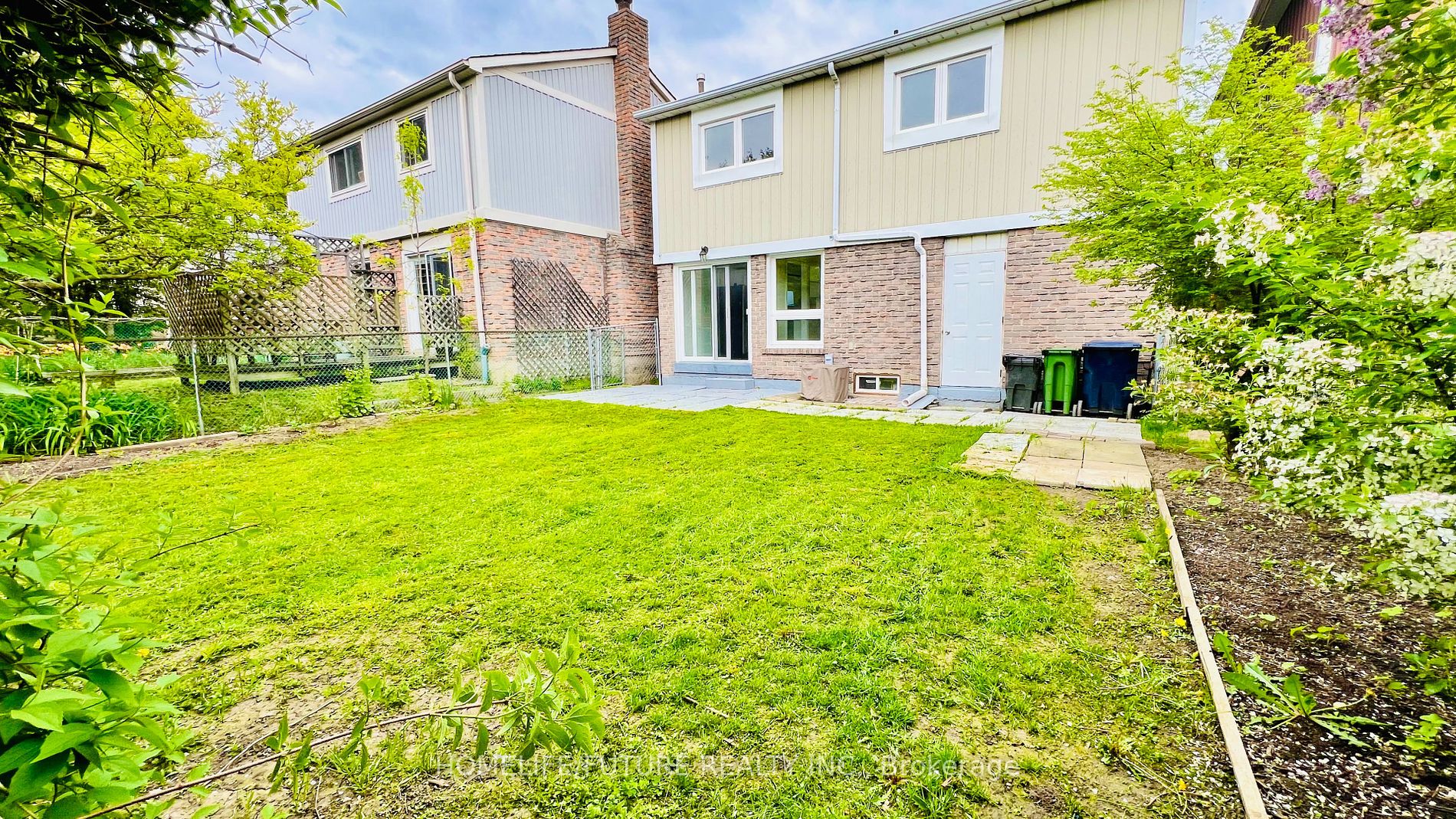 16 Newington Crescent