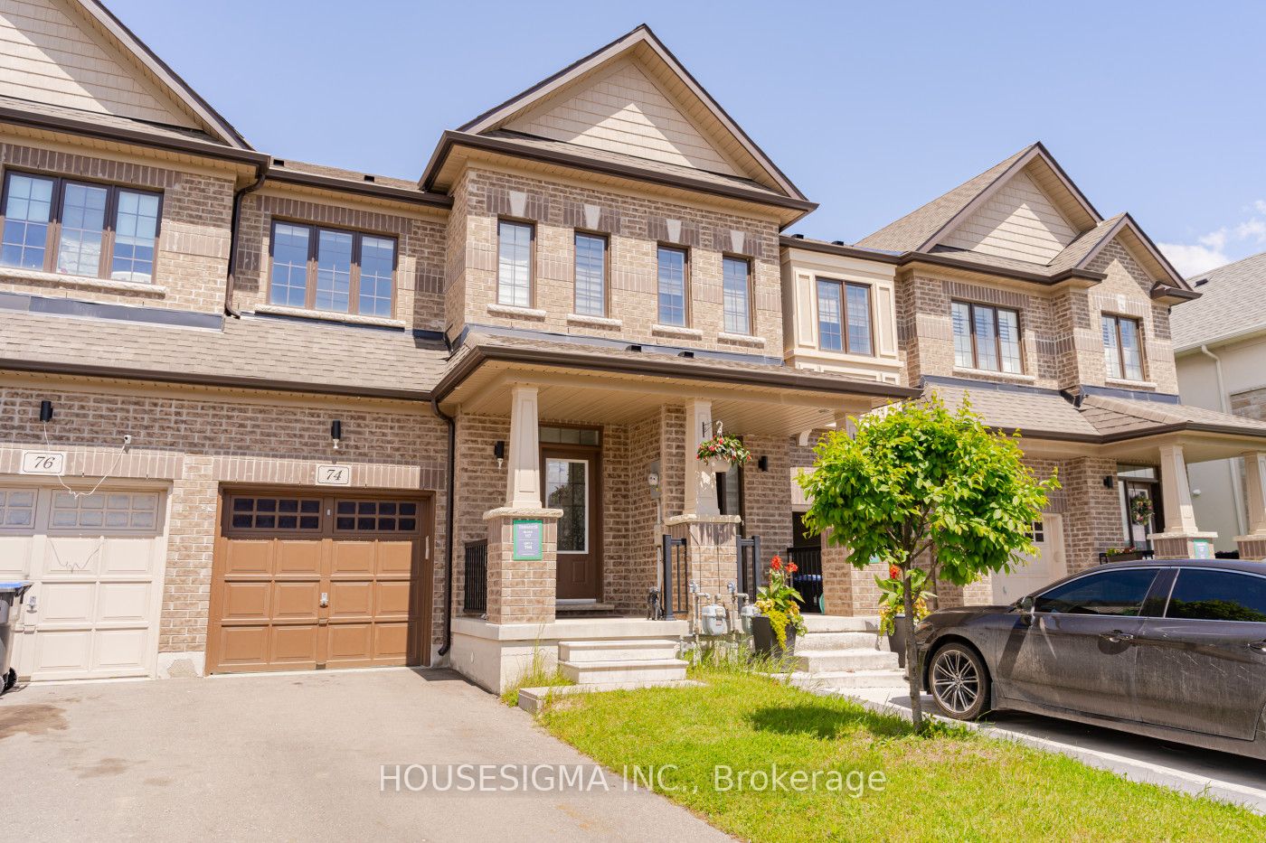 74 Doris Pawley Crescent W