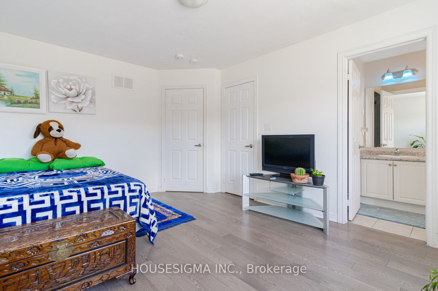 74 Doris Pawley Crescent W