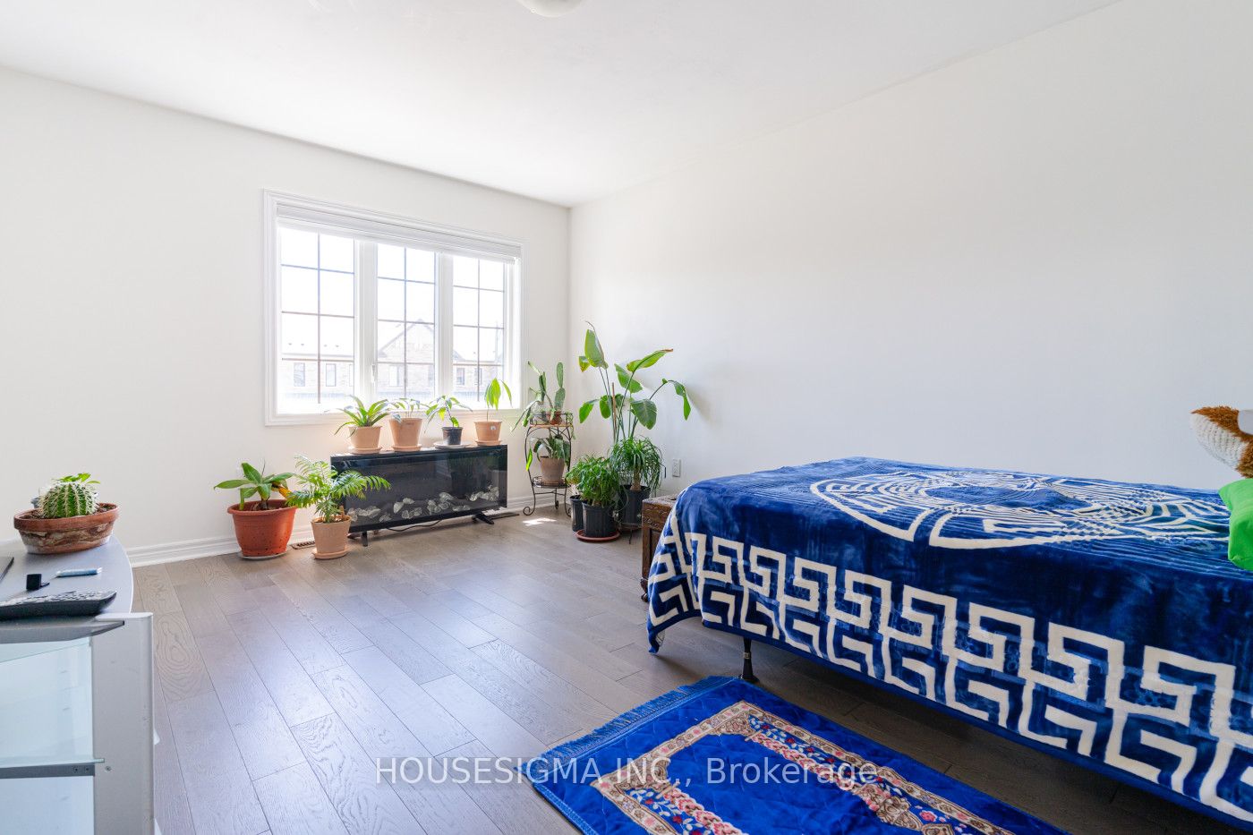 74 Doris Pawley Crescent W