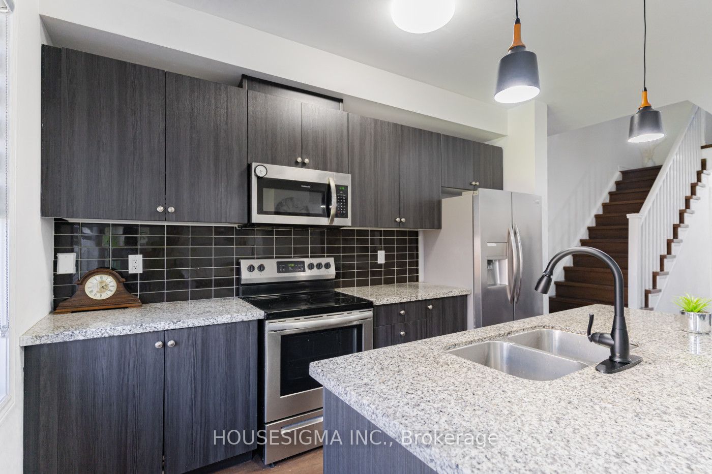 74 Doris Pawley Crescent W