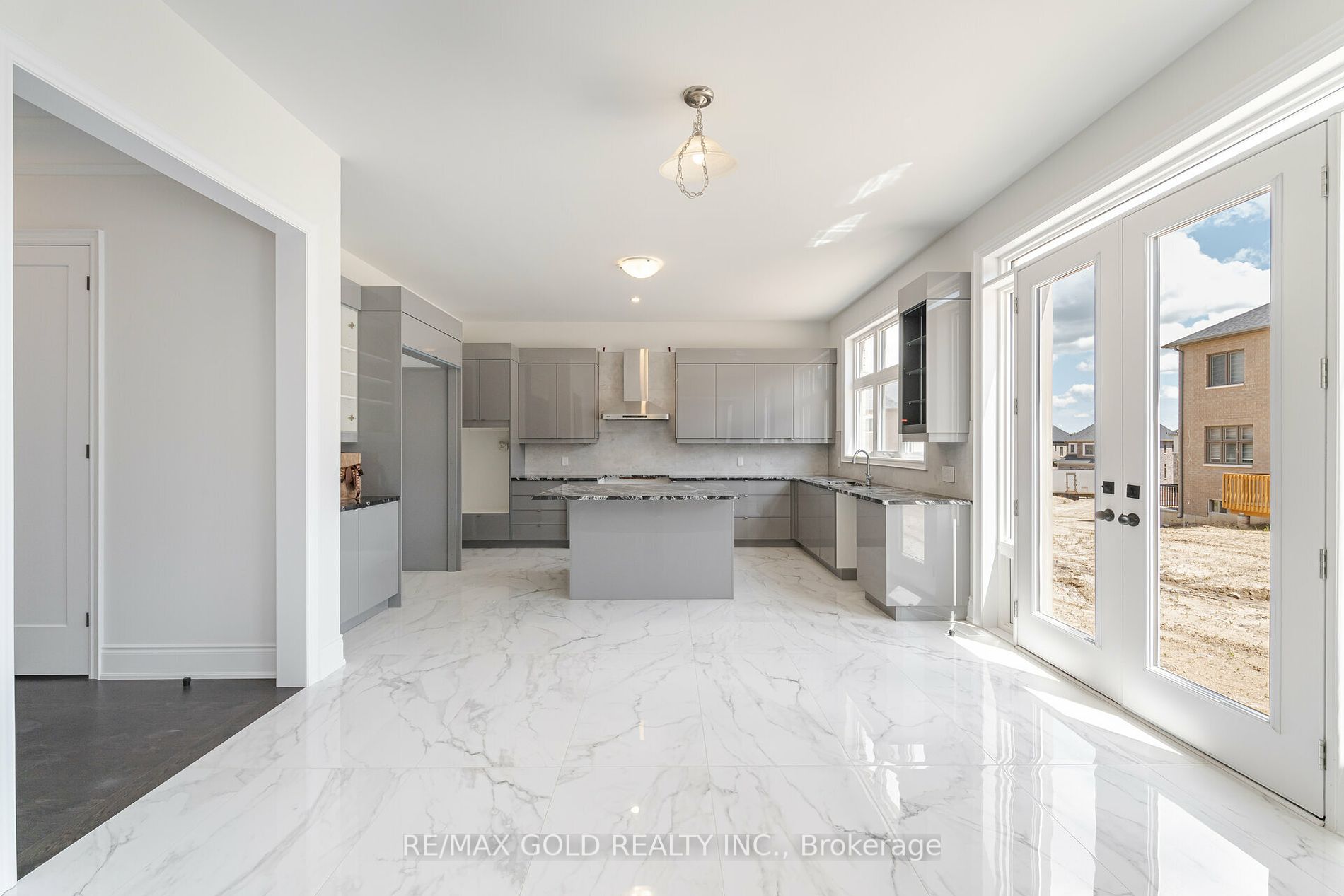 80 Raspberry Ridge Ave
