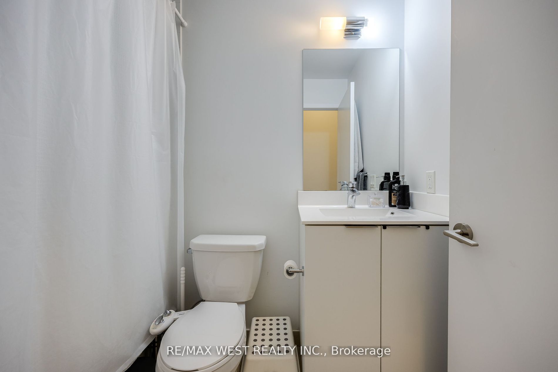 20 Shore Breeze Drive, #702