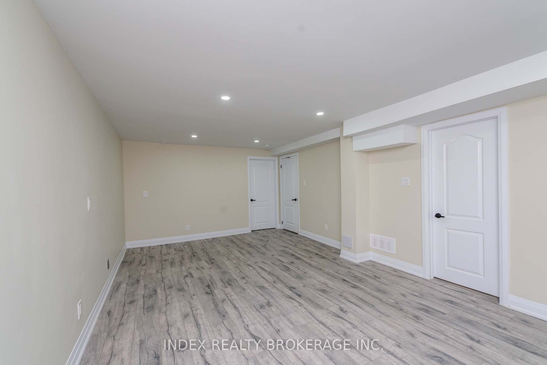 12 Dawnridge Tr