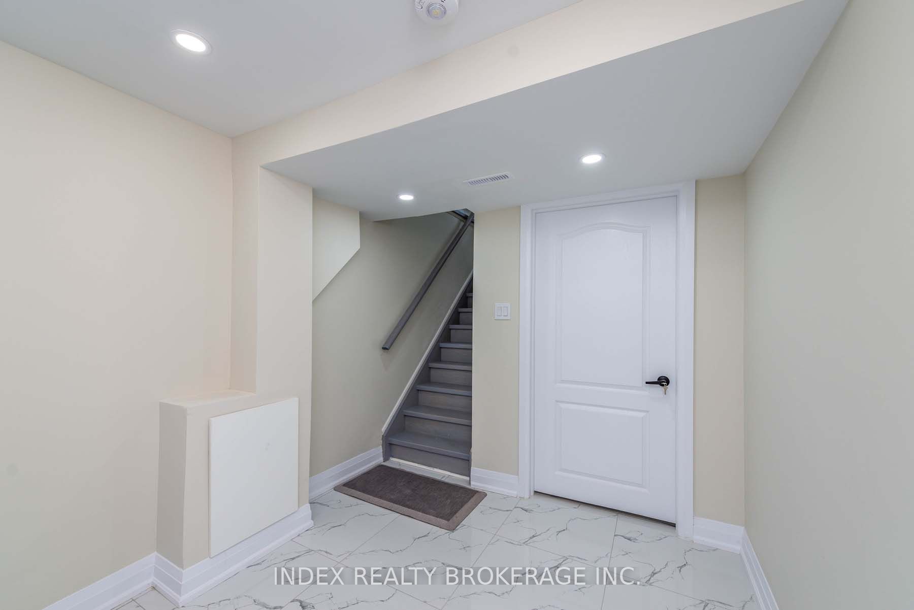 12 Dawnridge Tr