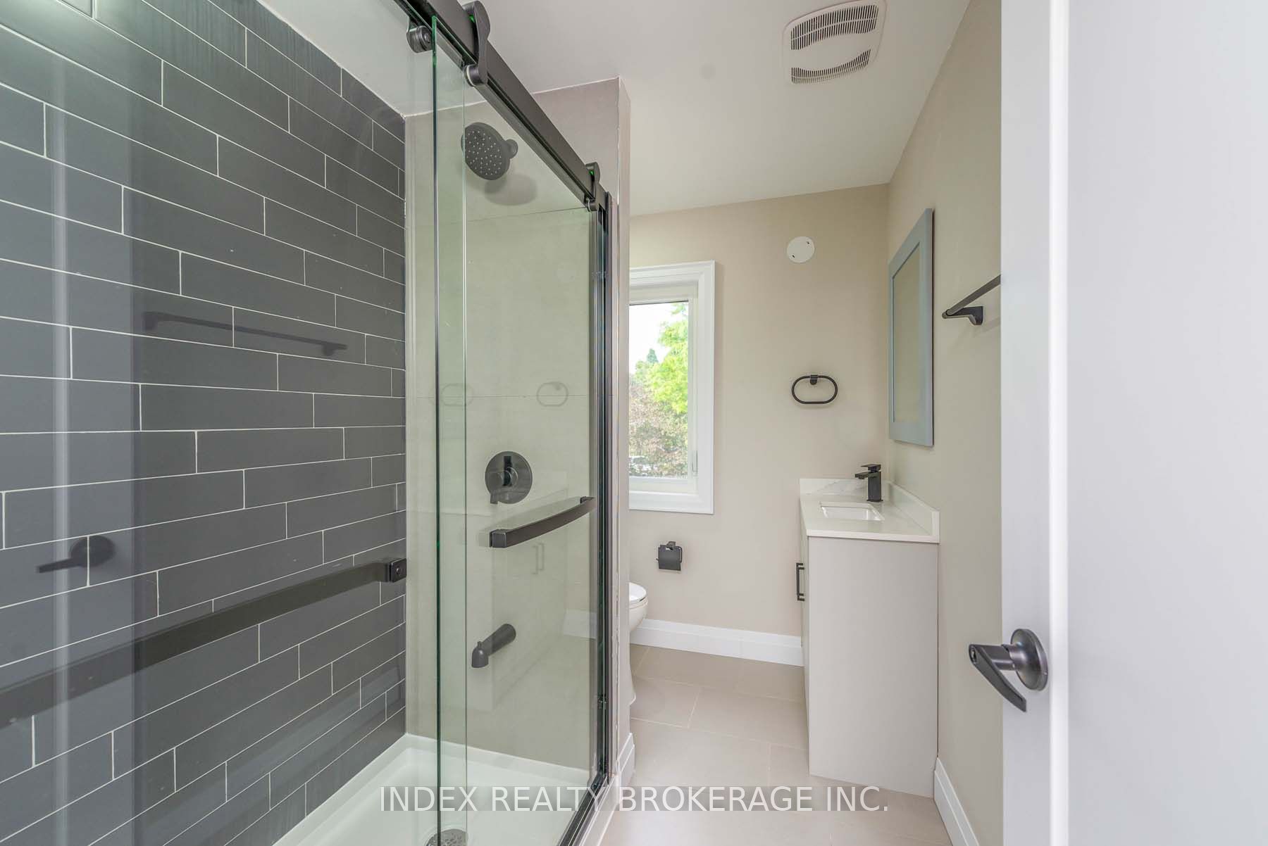 12 Dawnridge Tr