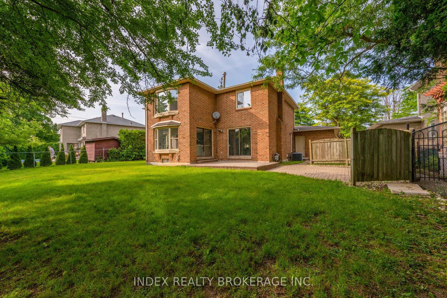 12 Dawnridge Tr
