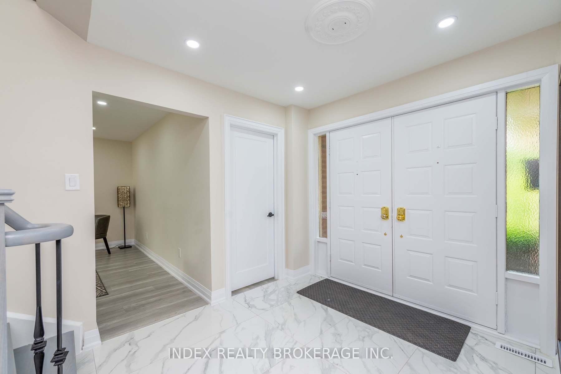 12 Dawnridge Tr