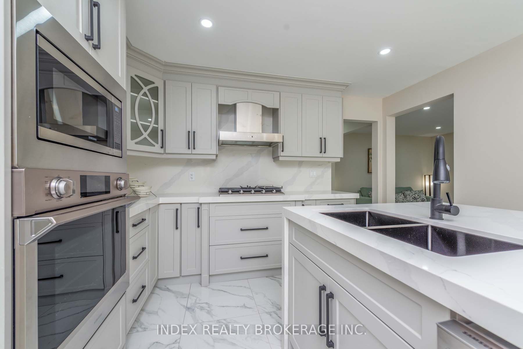 12 Dawnridge Tr