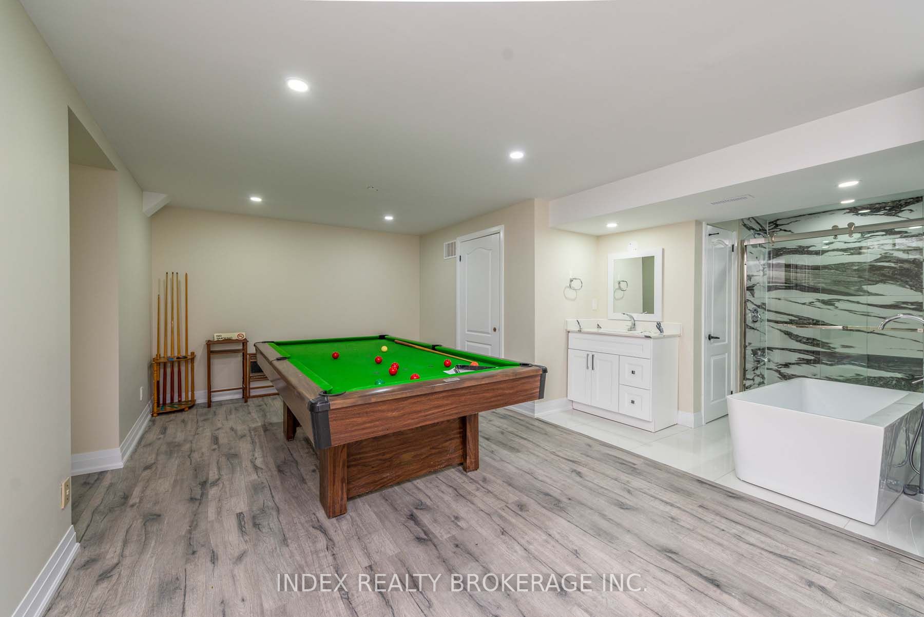 12 Dawnridge Tr