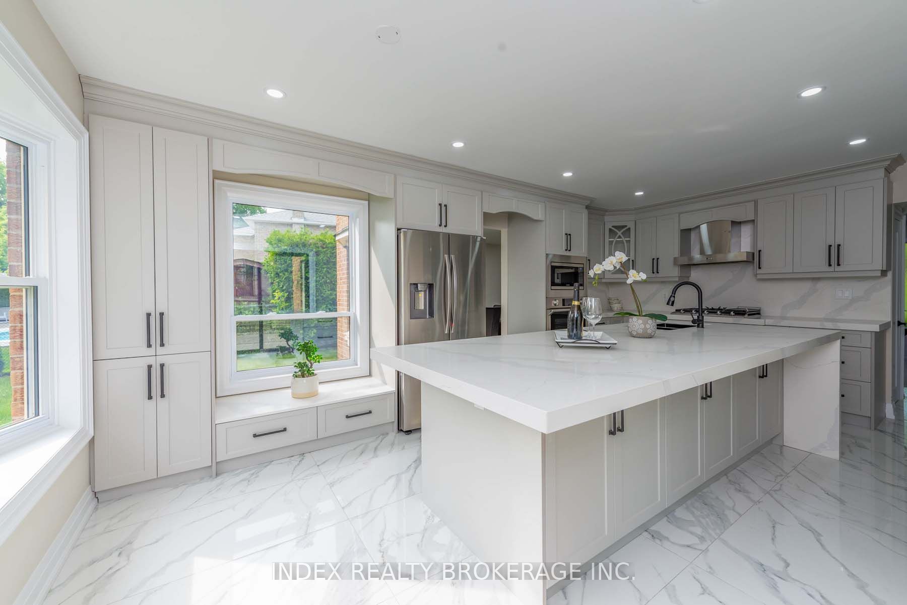 12 Dawnridge Tr