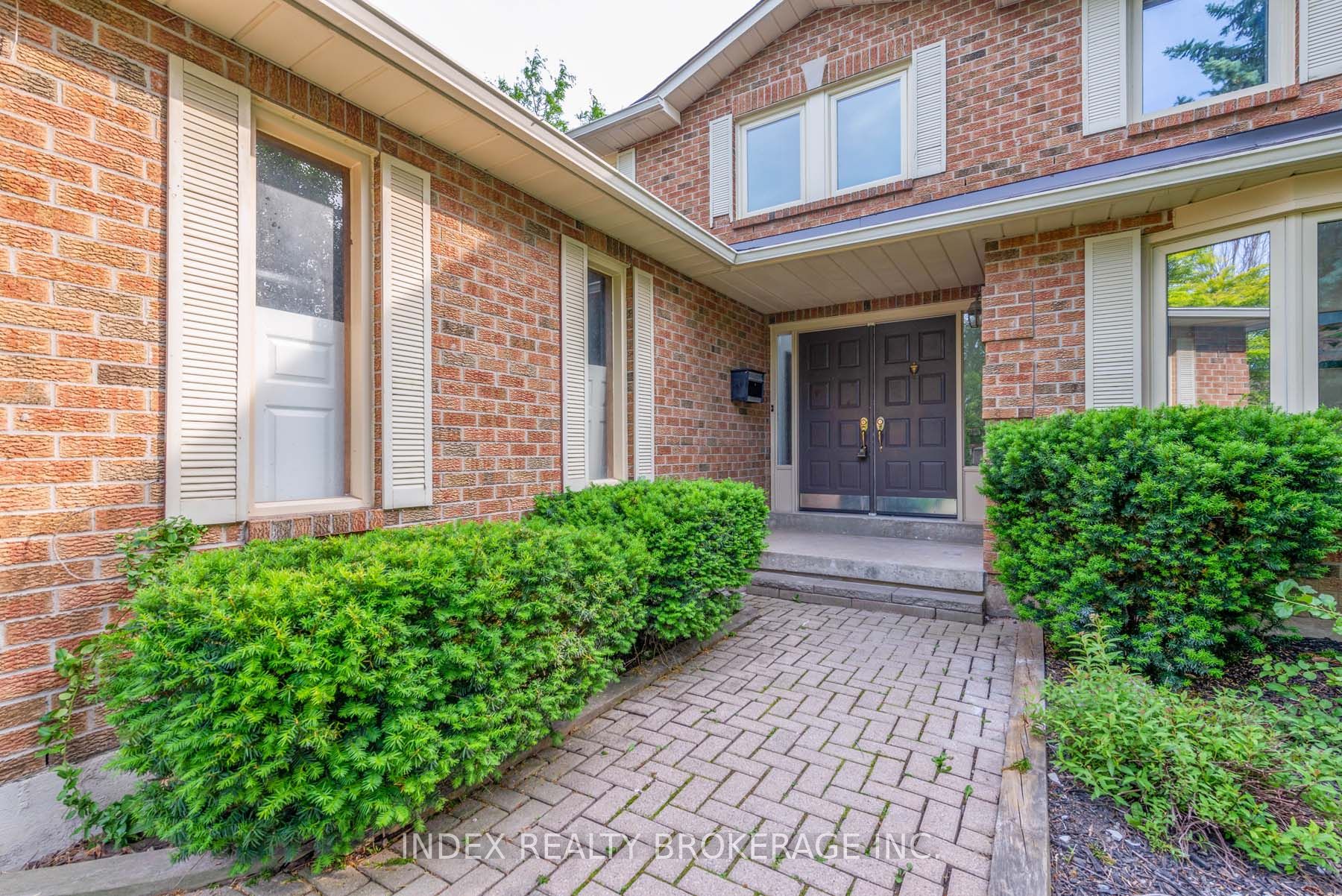 12 Dawnridge Tr