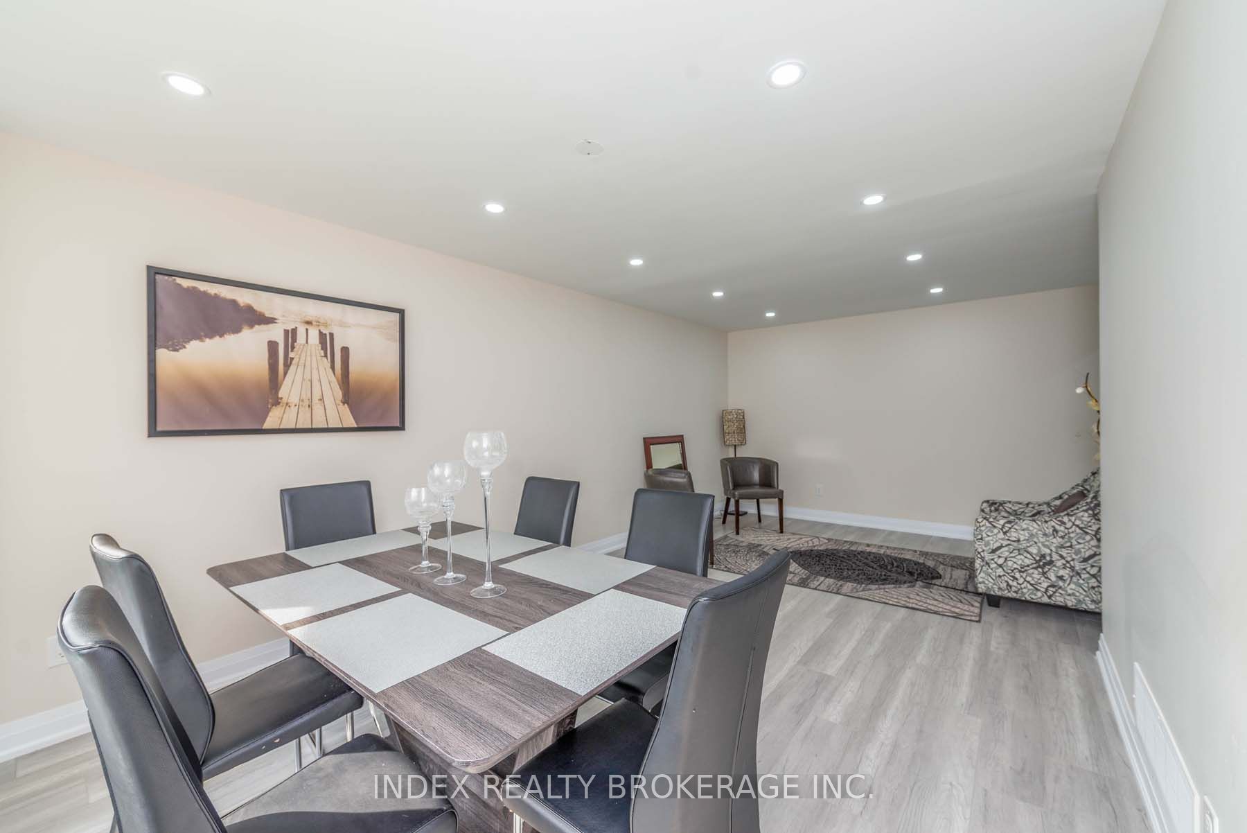 12 Dawnridge Tr