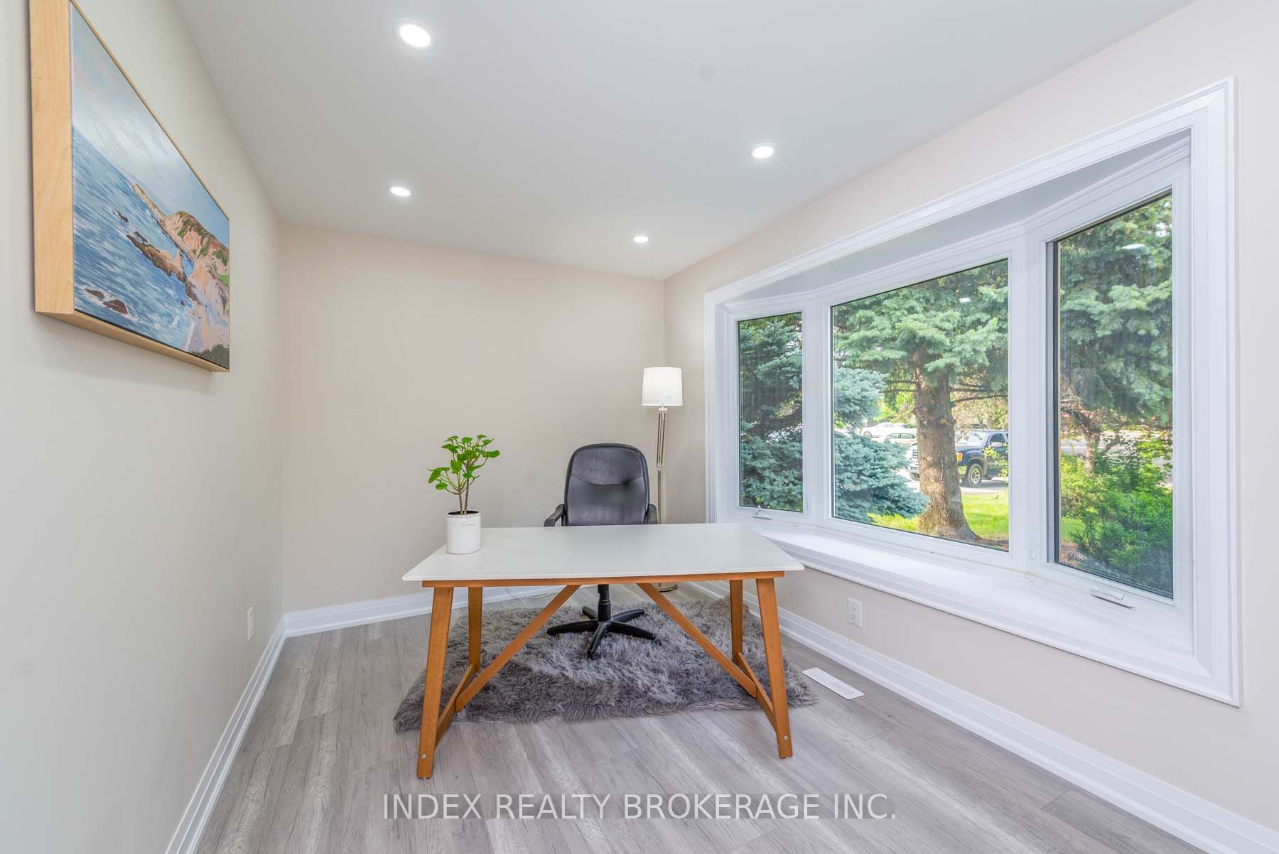 12 Dawnridge Tr