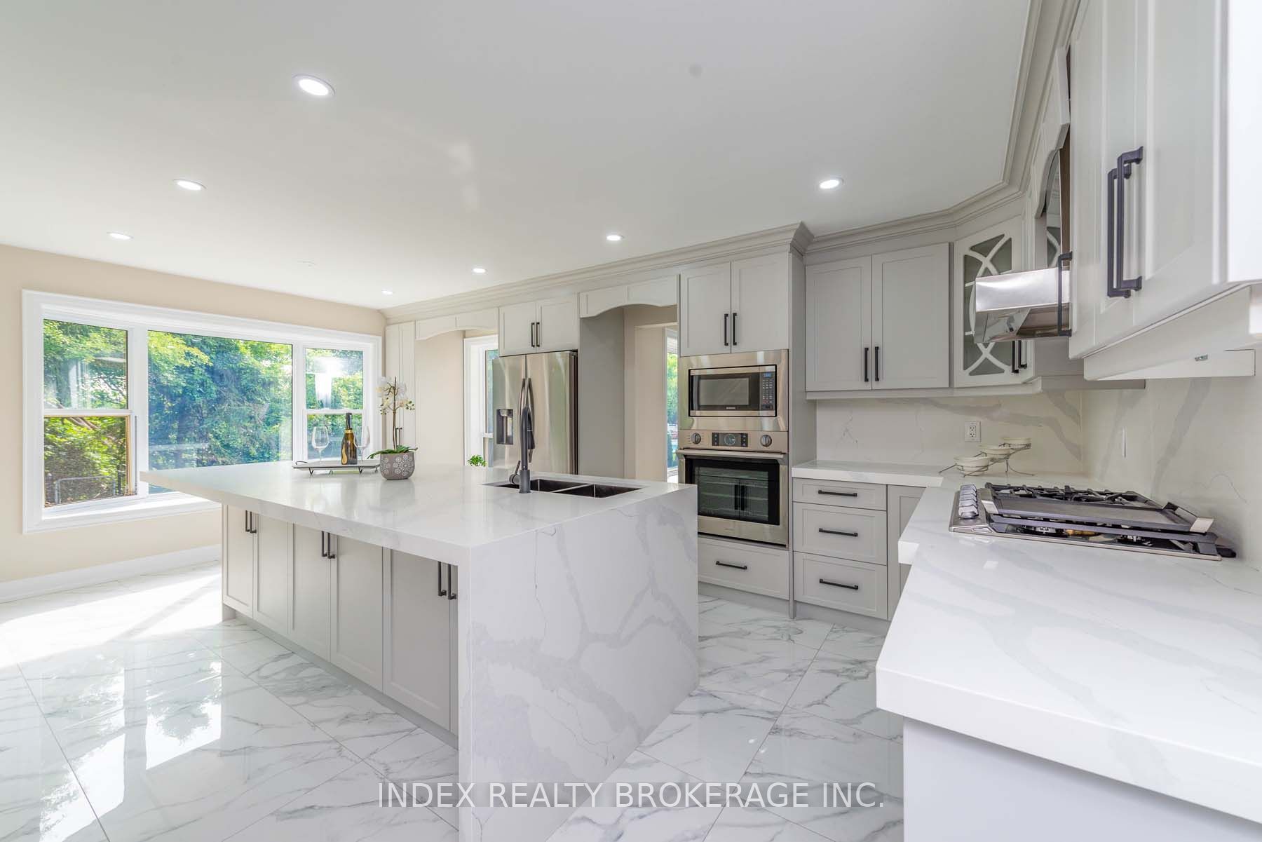 12 Dawnridge Tr