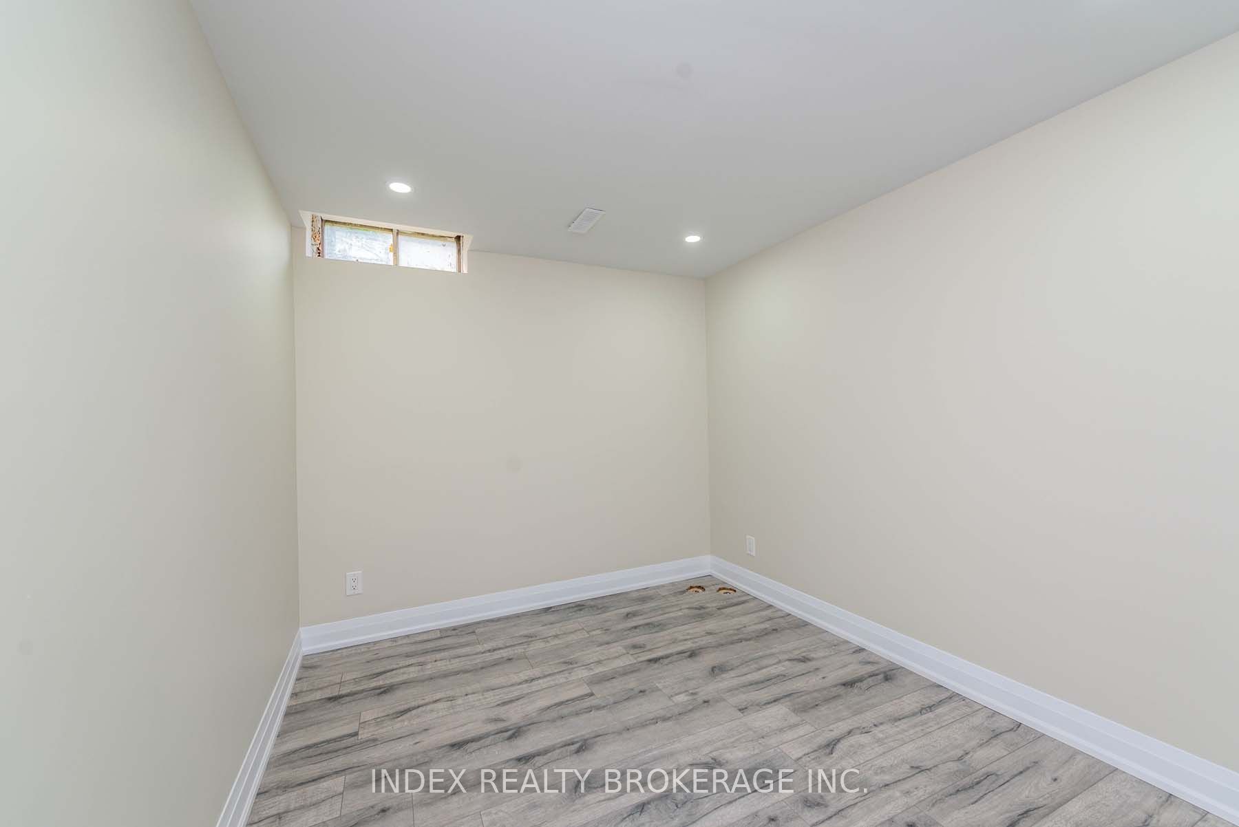 12 Dawnridge Tr