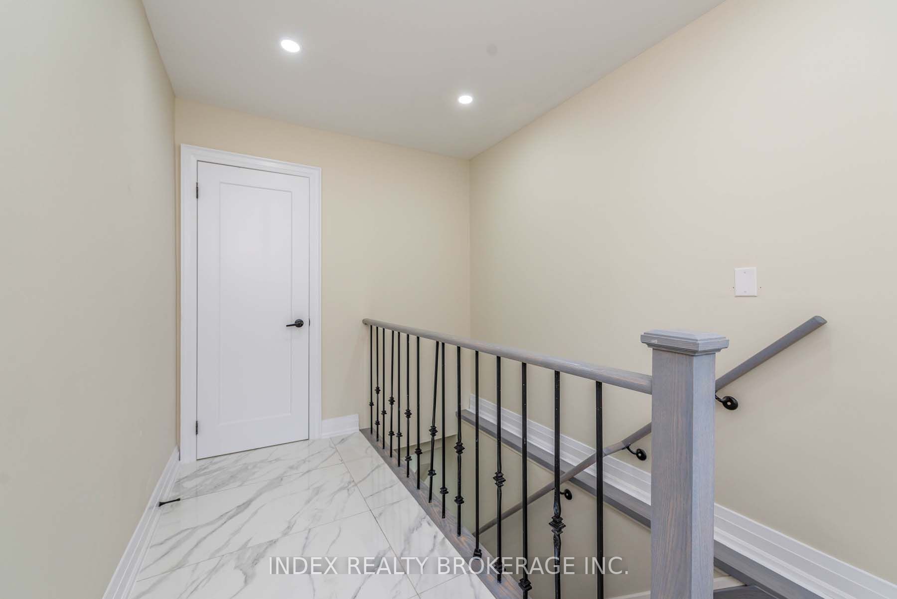 12 Dawnridge Tr