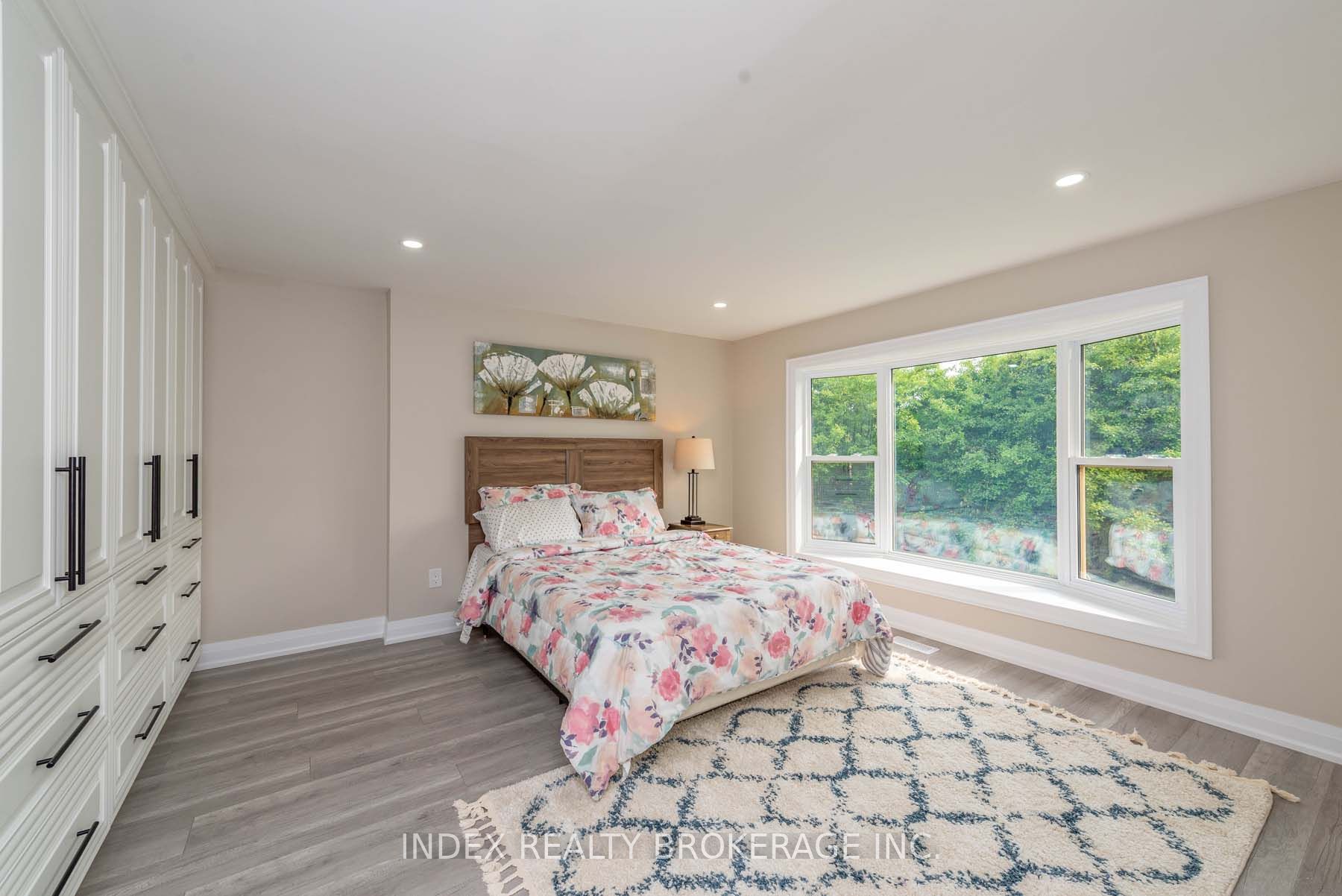 12 Dawnridge Tr
