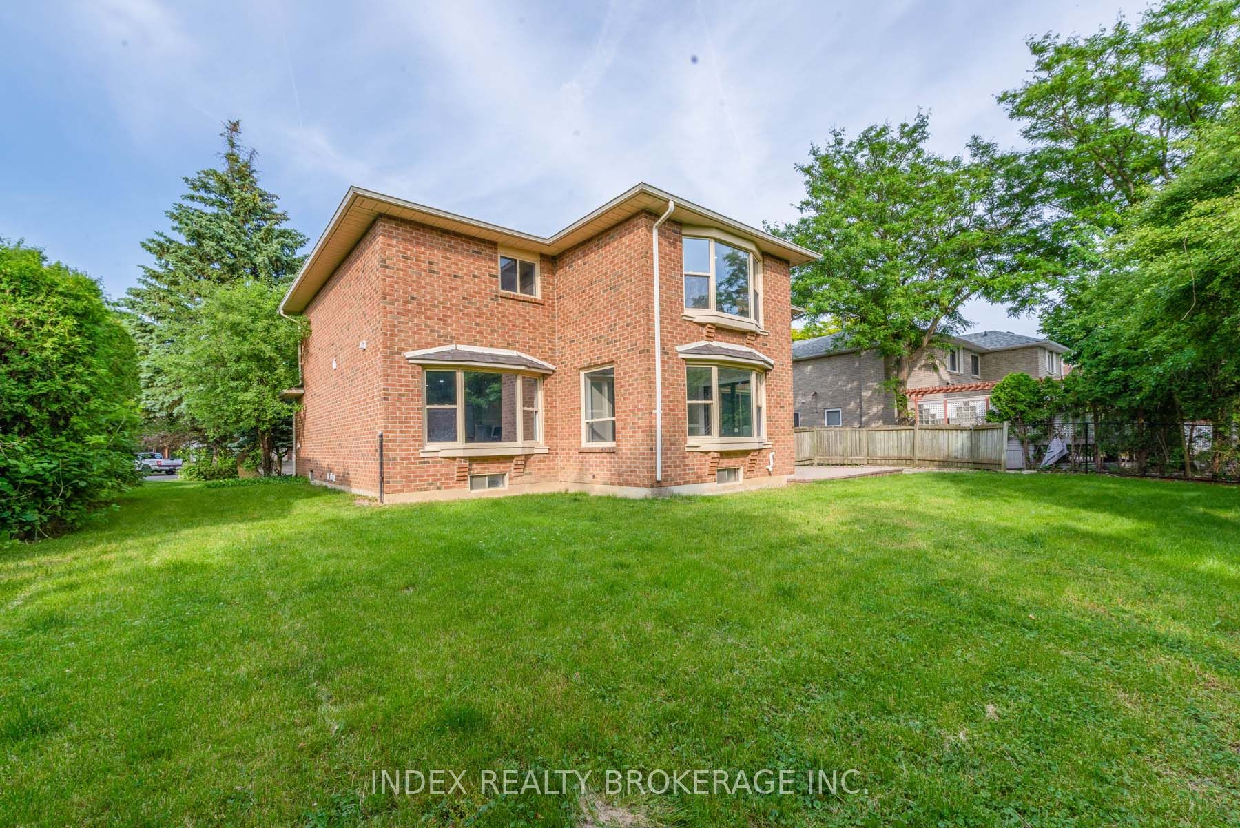 12 Dawnridge Tr
