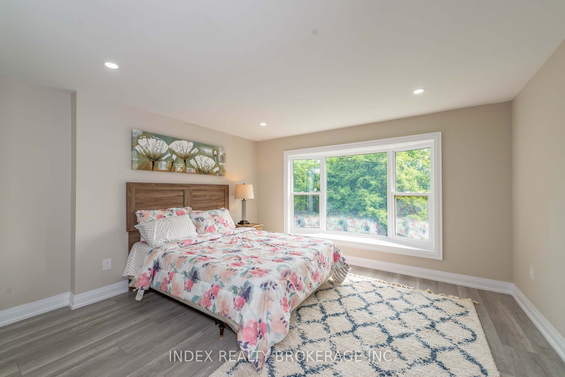 12 Dawnridge Tr