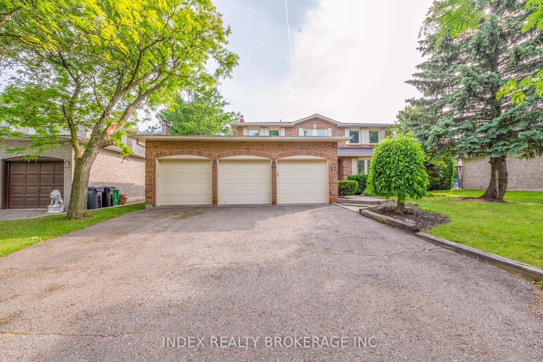 12 Dawnridge Tr