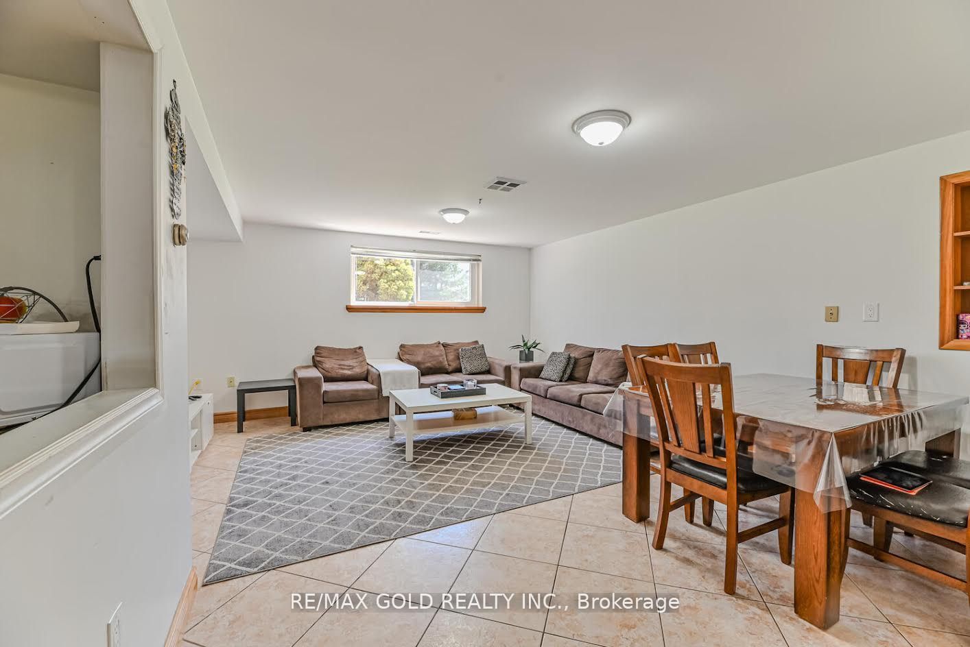 331 King Street E