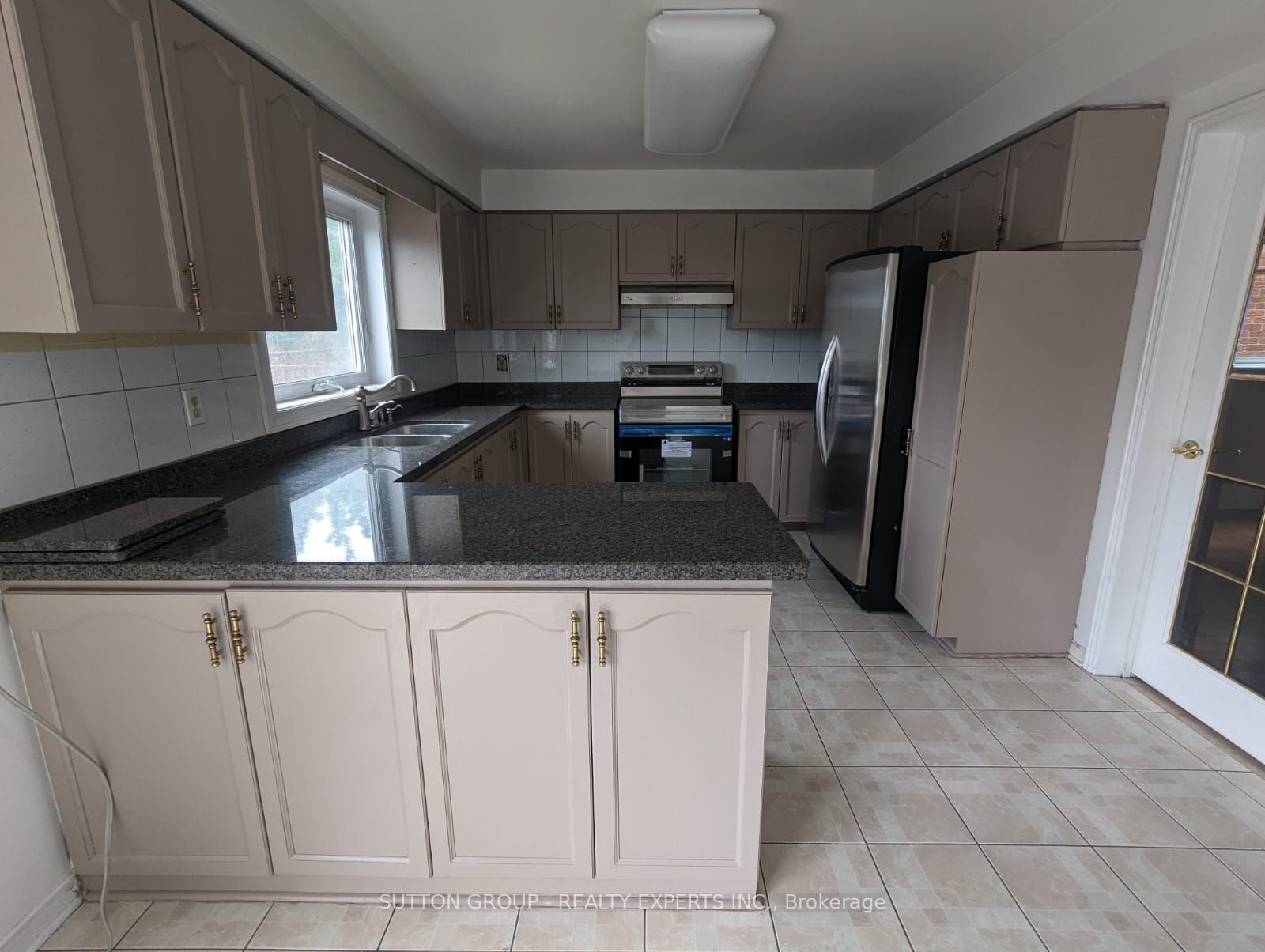 1006 White Clover Way