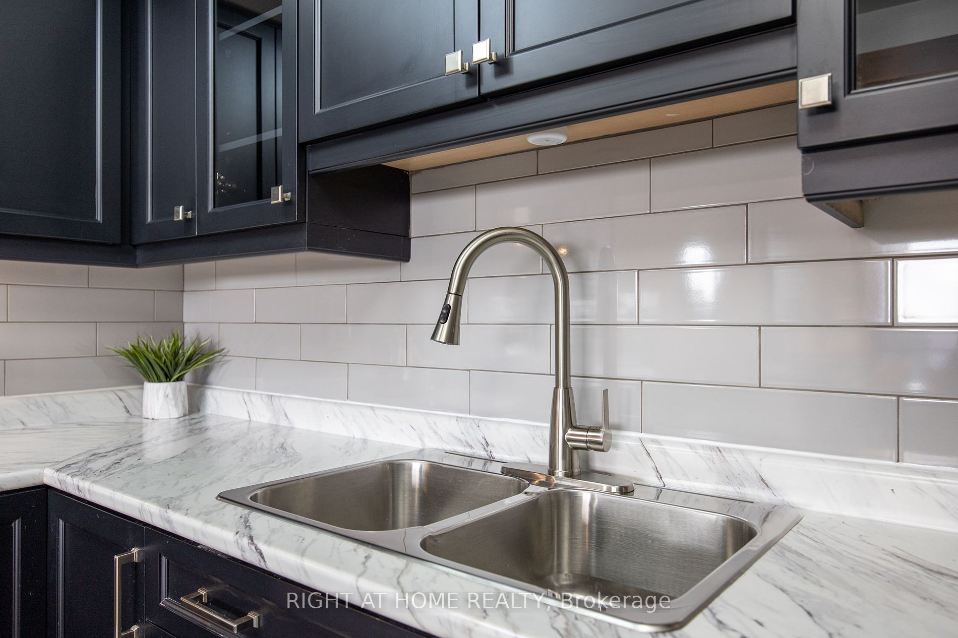 310 Mill St S, #505