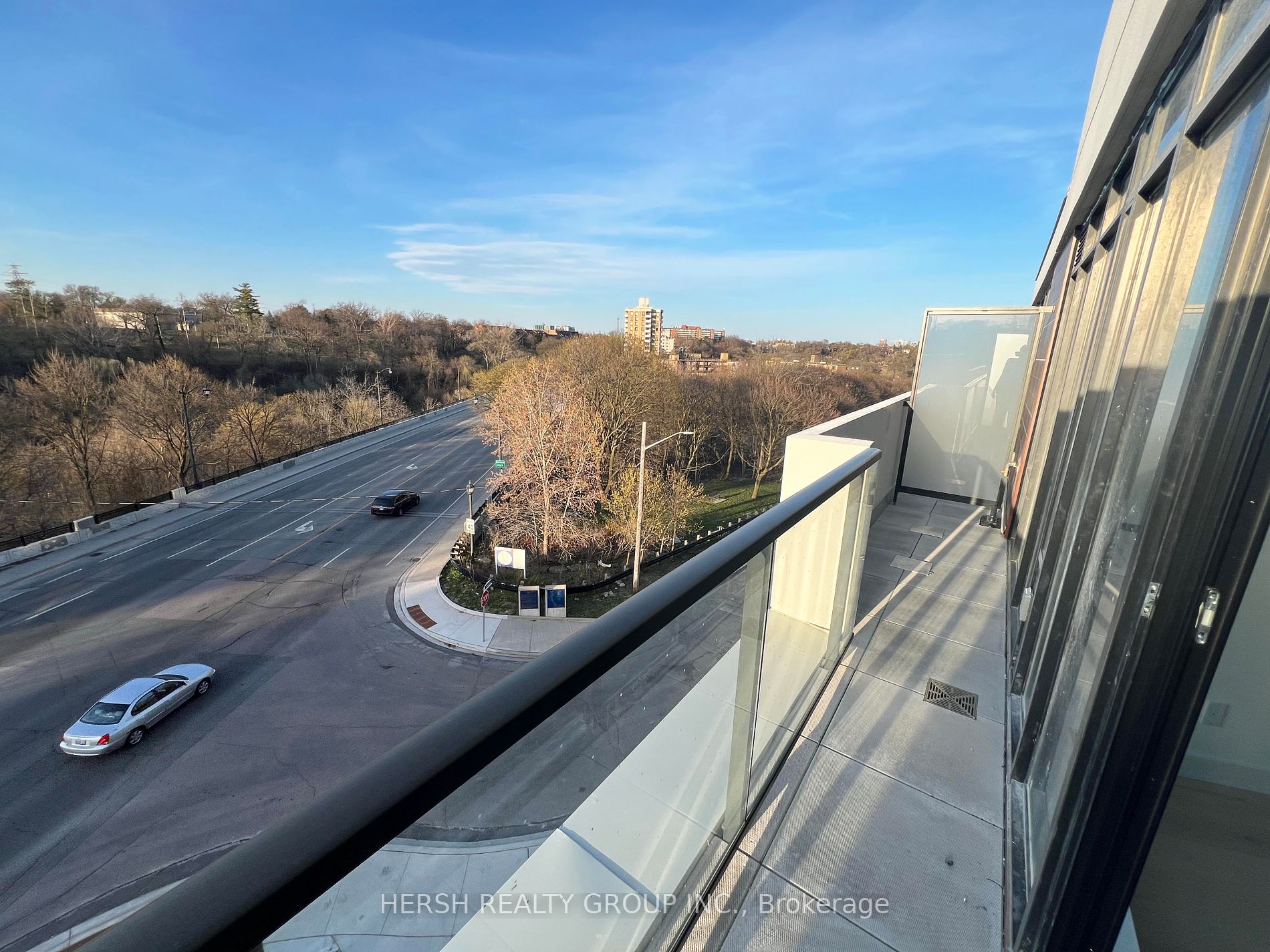 160 Kingsway Cres, #411