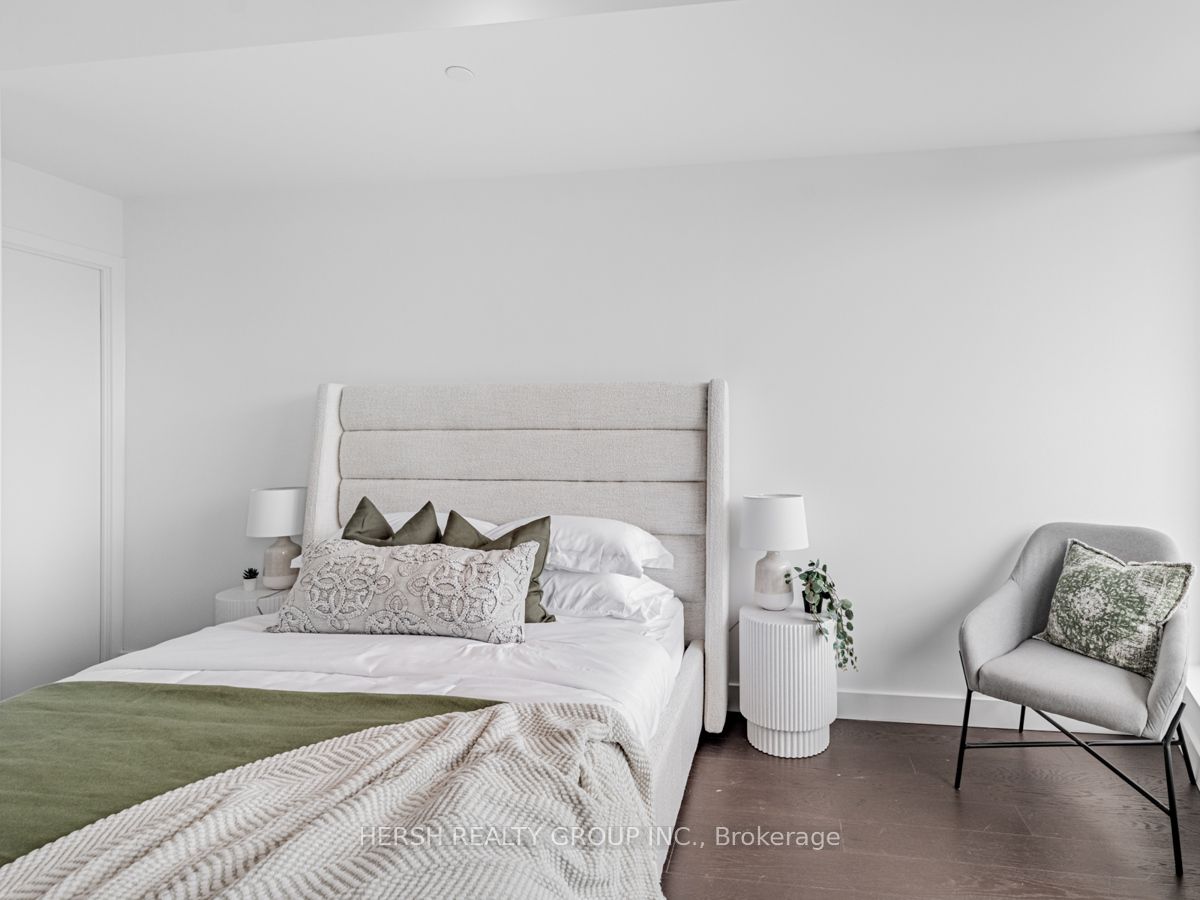 160 Kingsway Cres, #310