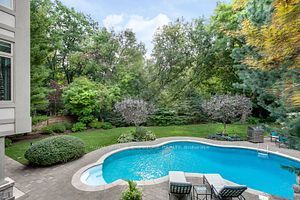 102 North Dr