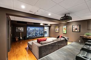 102 North Dr