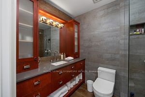 102 North Dr