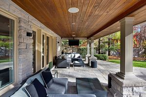 102 North Dr