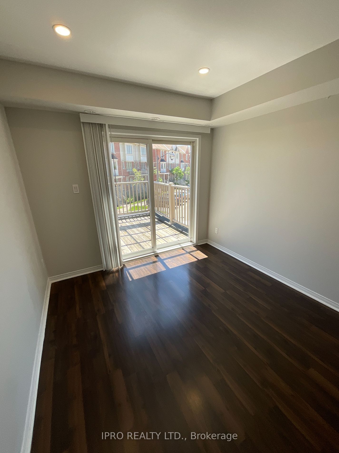 3070 Thomas Street #8