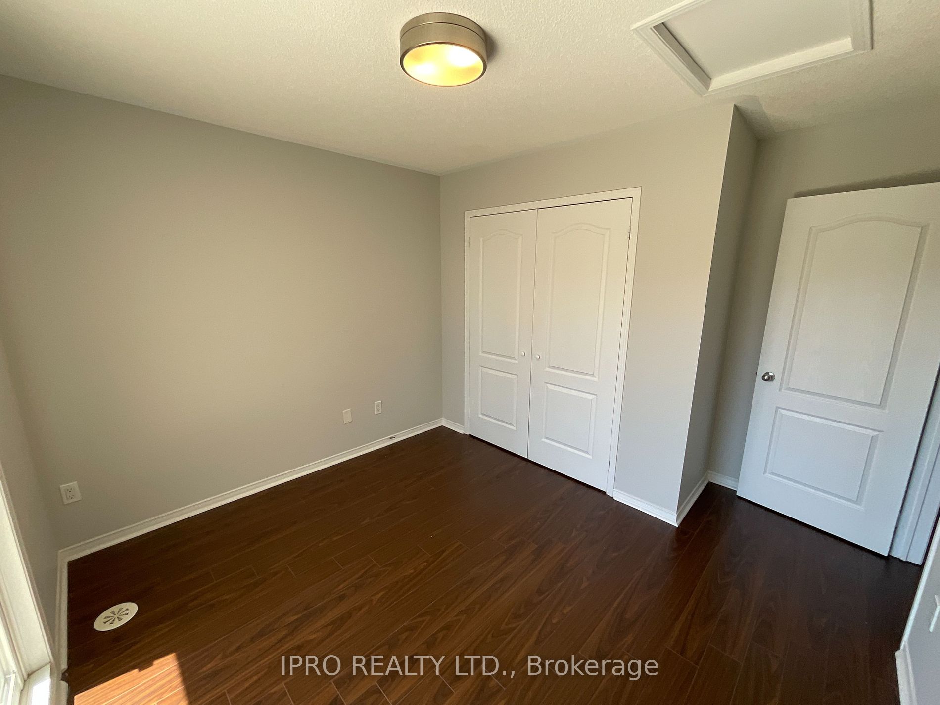 3070 Thomas Street #8