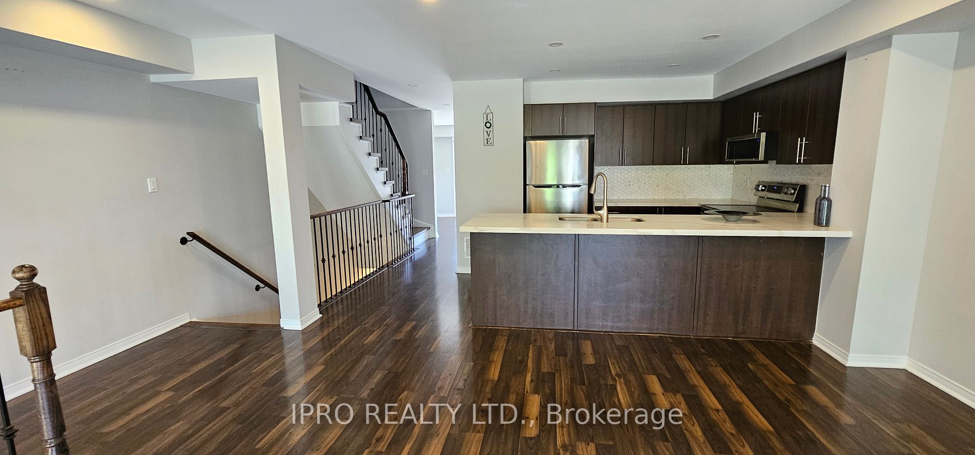 3070 Thomas Street #8
