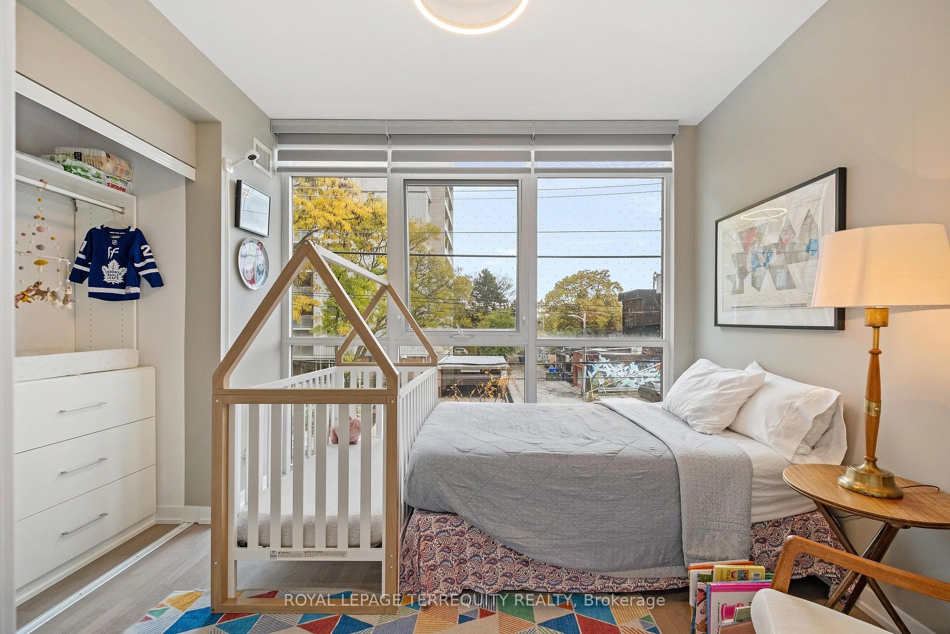 38 Howard Park Ave, #157