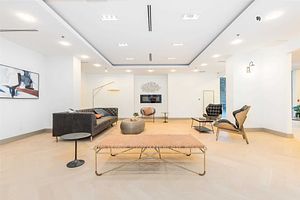 38 Howard Park Ave, #157