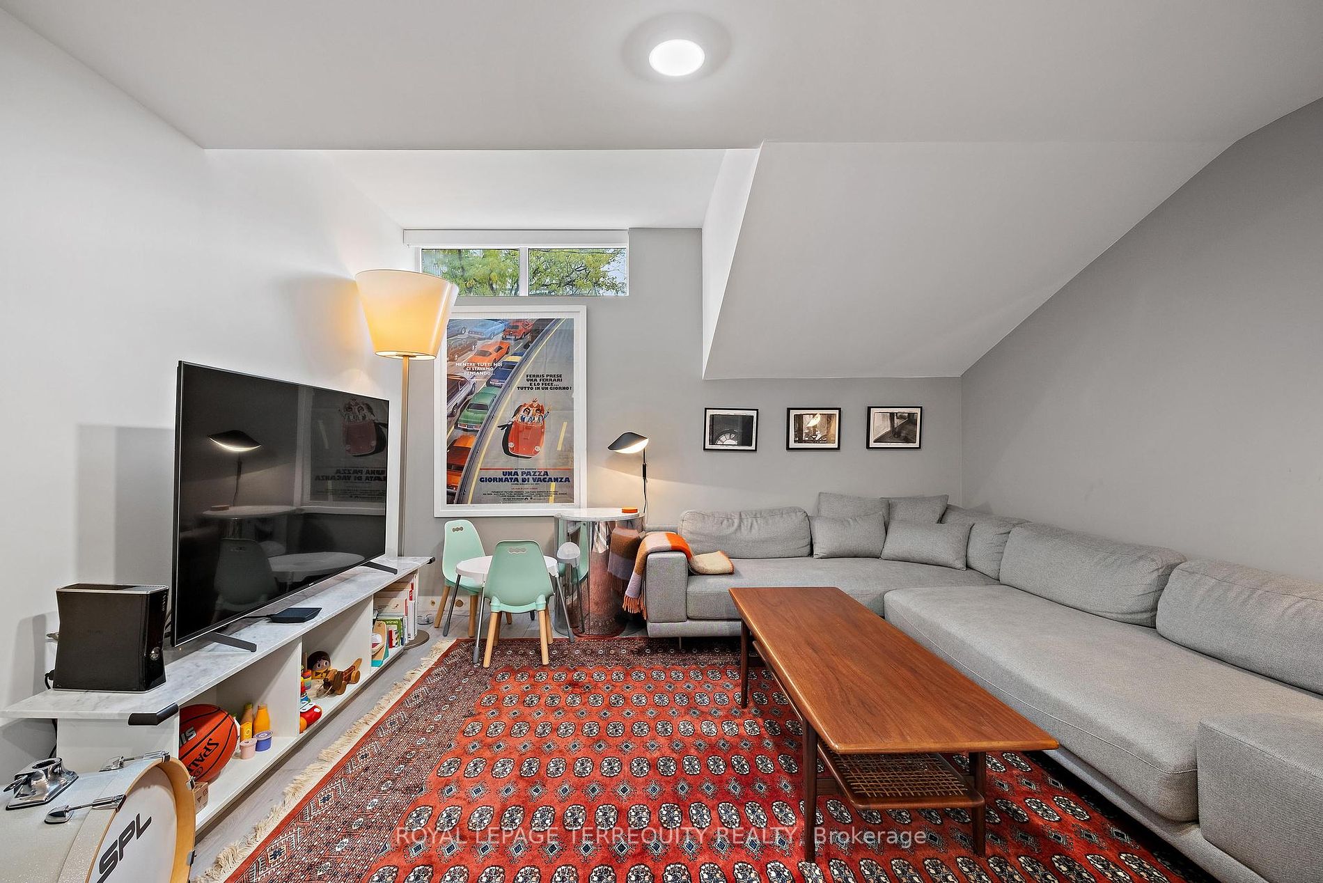 38 Howard Park Ave, #157