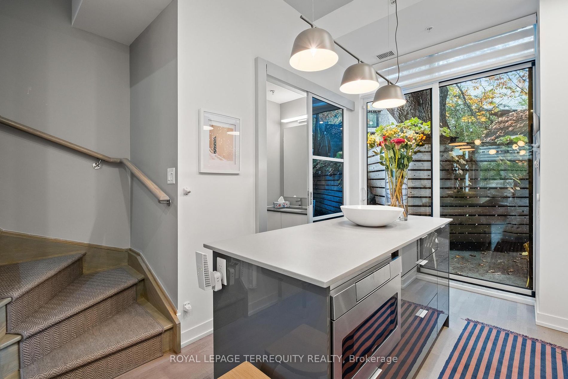 38 Howard Park Ave, #157