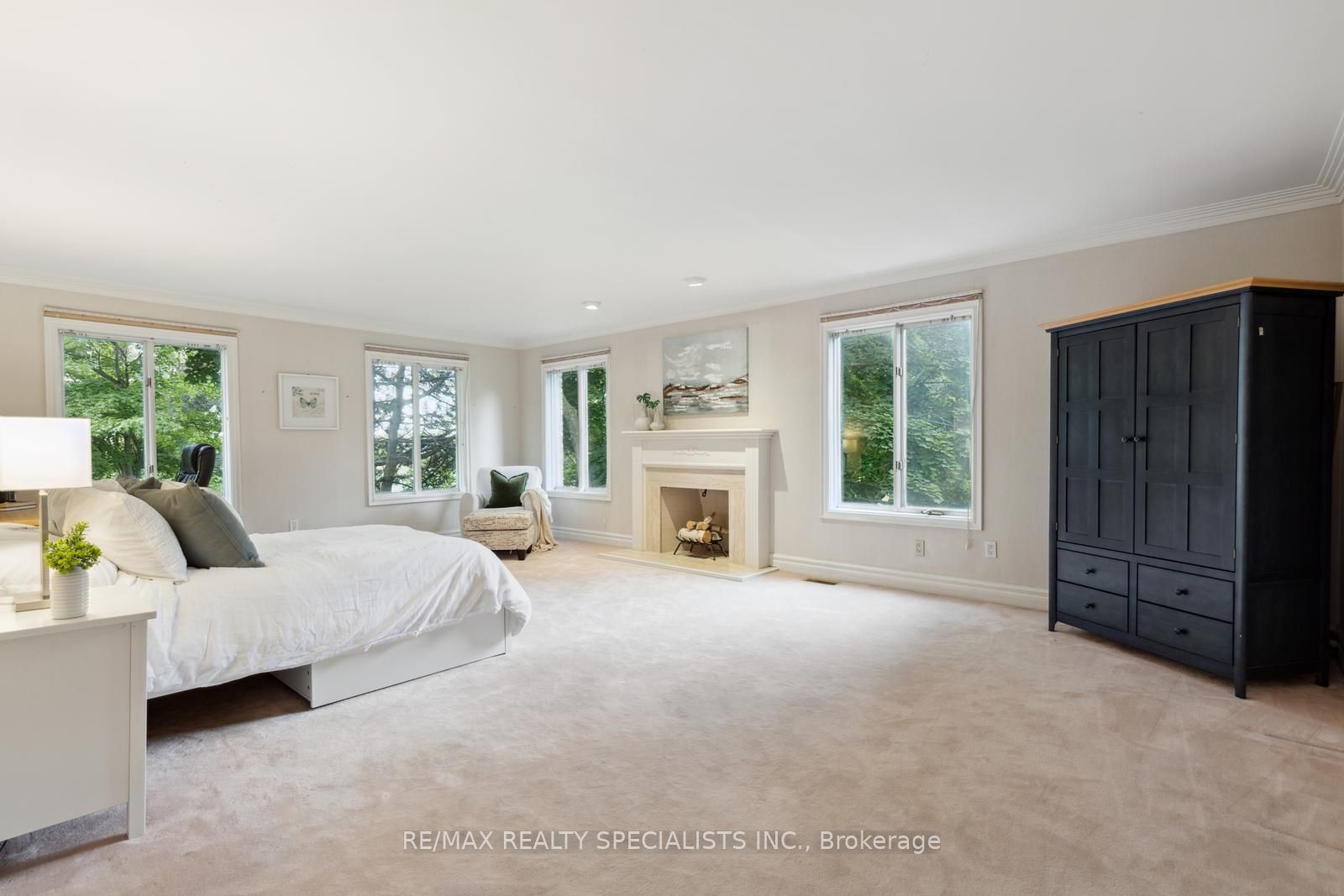 2480 MISSISSAUGA Road